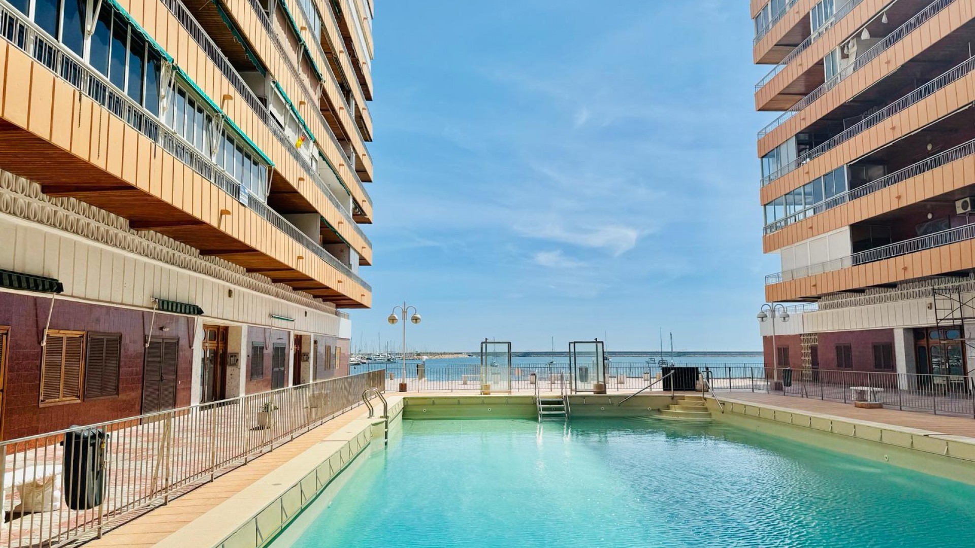 Revente - Appartement -
Torrevieja - Playa del Acequión