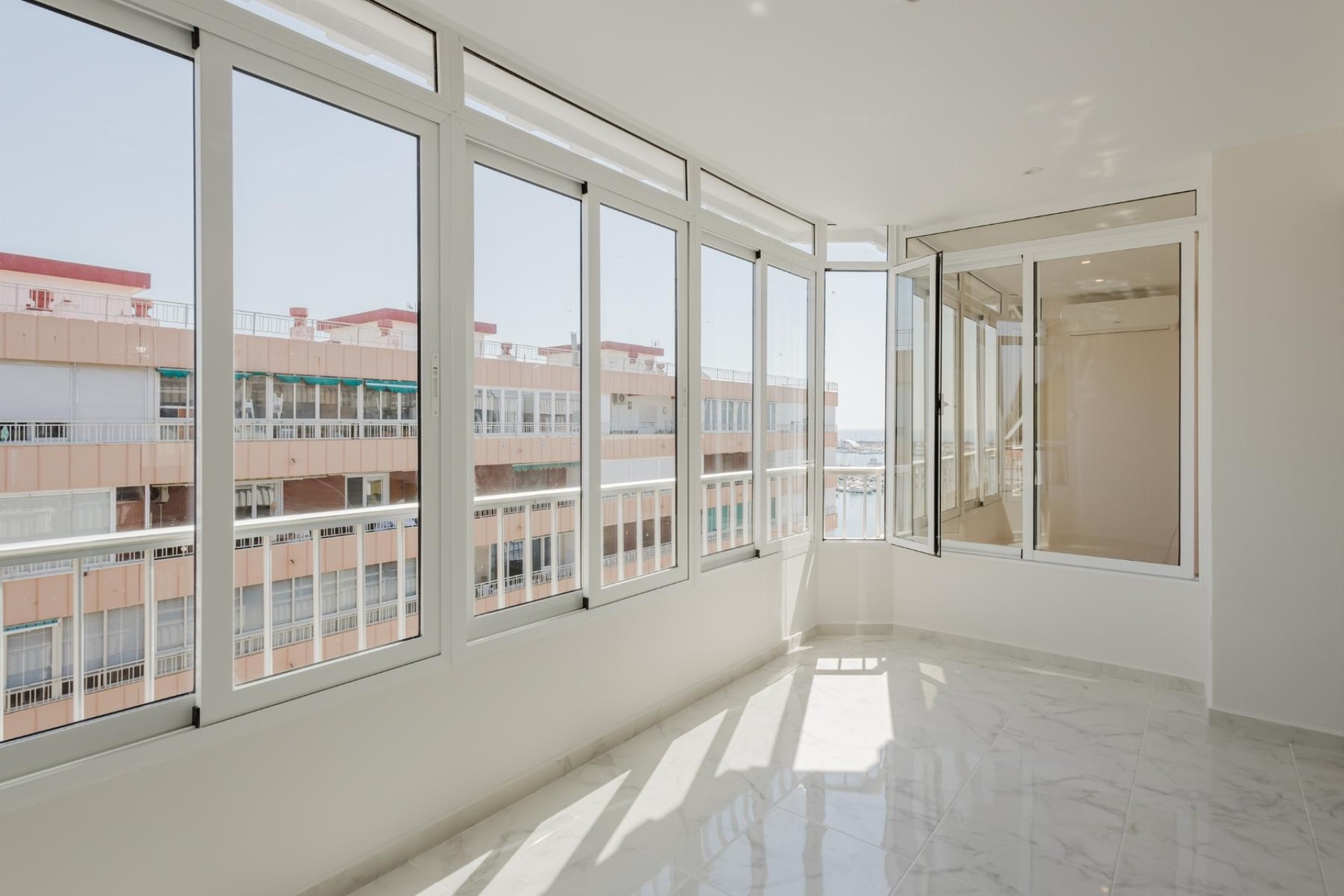 Revente - Appartement -
Torrevieja - Playa del Acequión