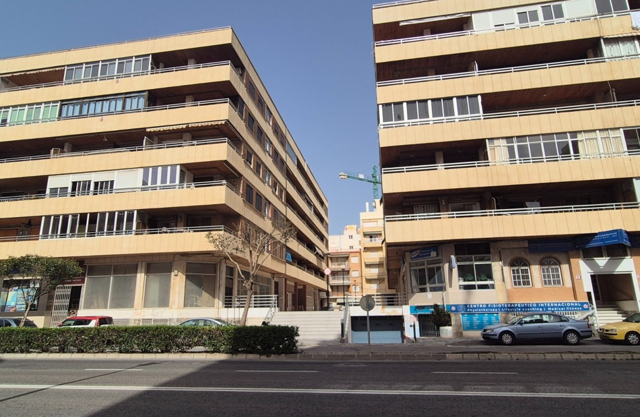 Revente - Appartement -
Torrevieja - Playa del Acequión