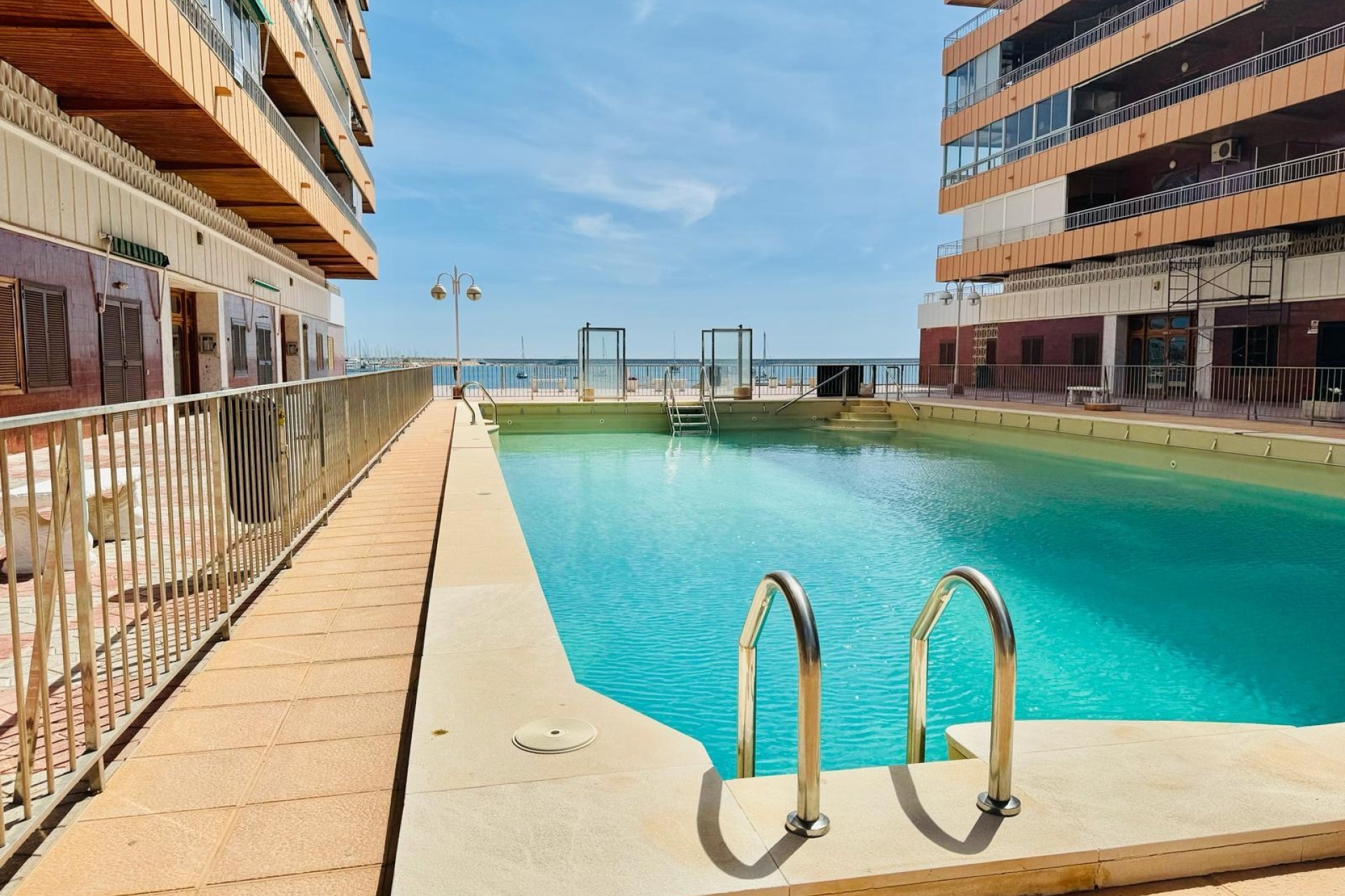 Revente - Appartement -
Torrevieja - Playa del Acequión