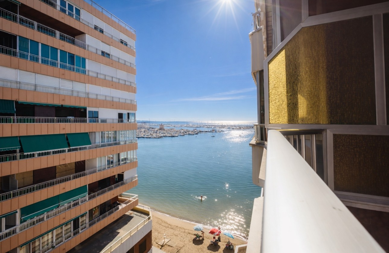 Revente - Appartement -
Torrevieja - Playa del Acequión