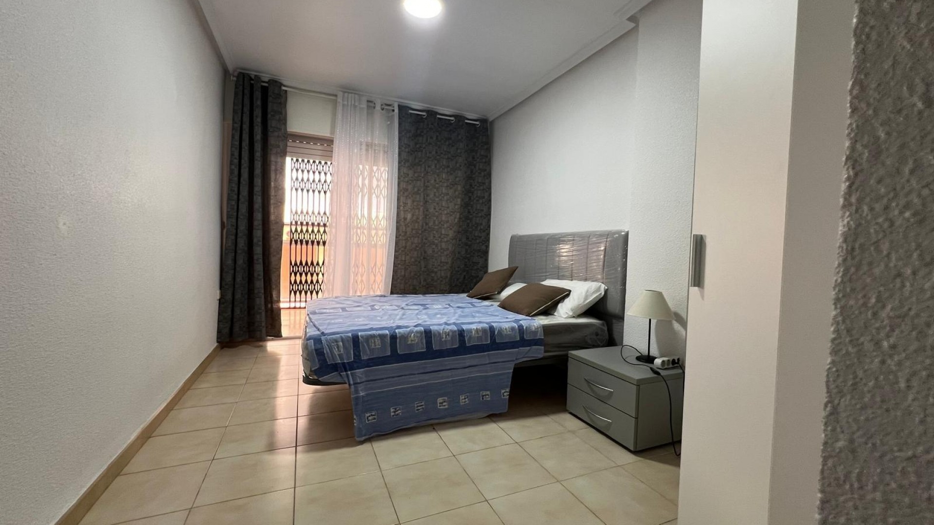 Revente - Appartement -
Torrevieja - Playa del cura