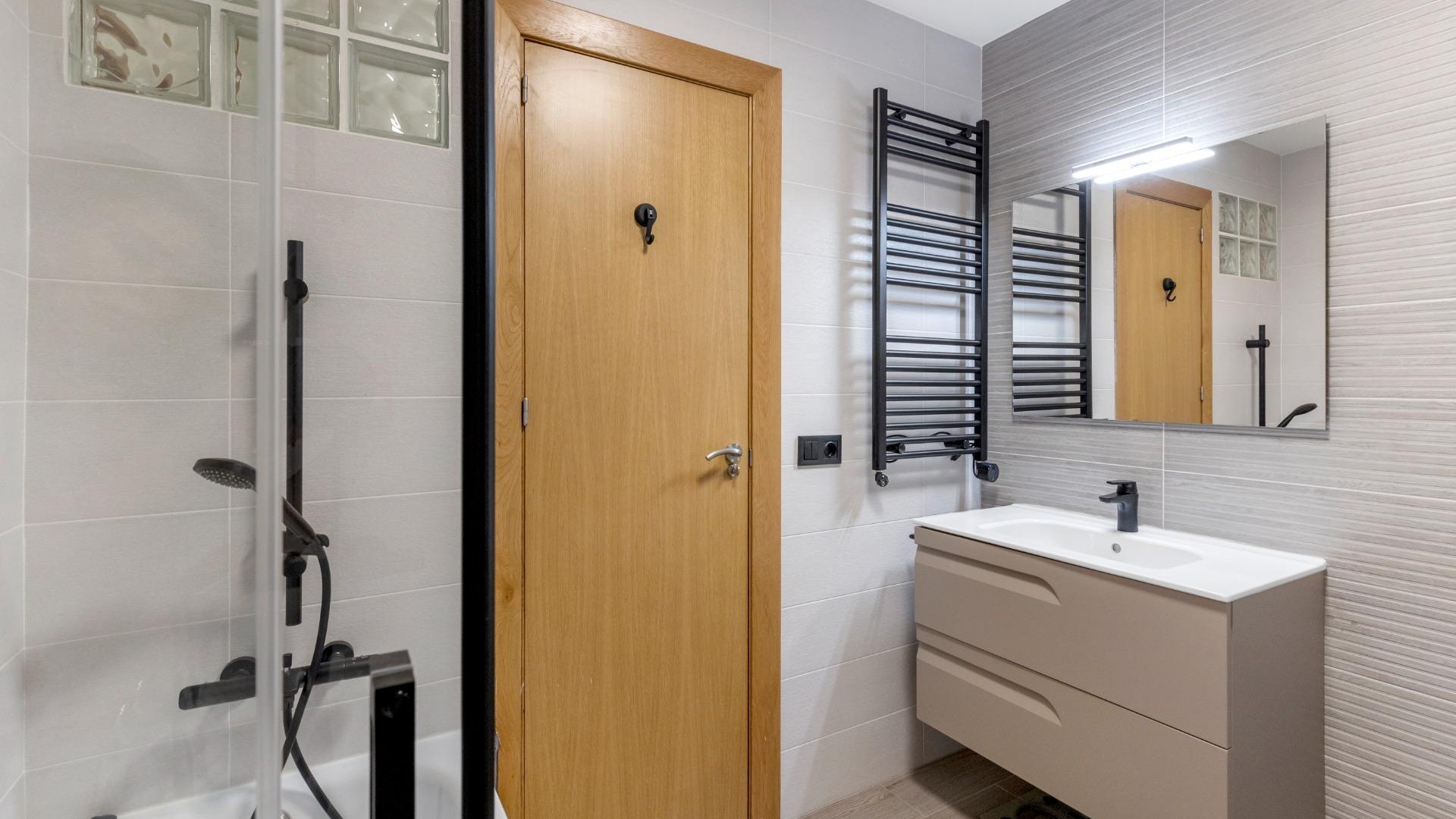 Revente - Appartement -
Torrevieja - Playa del cura