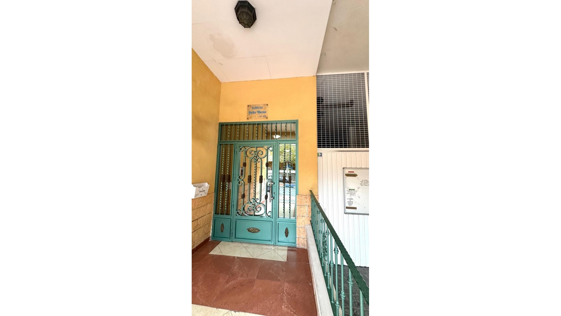 Revente - Appartement -
Torrevieja - Playa del cura