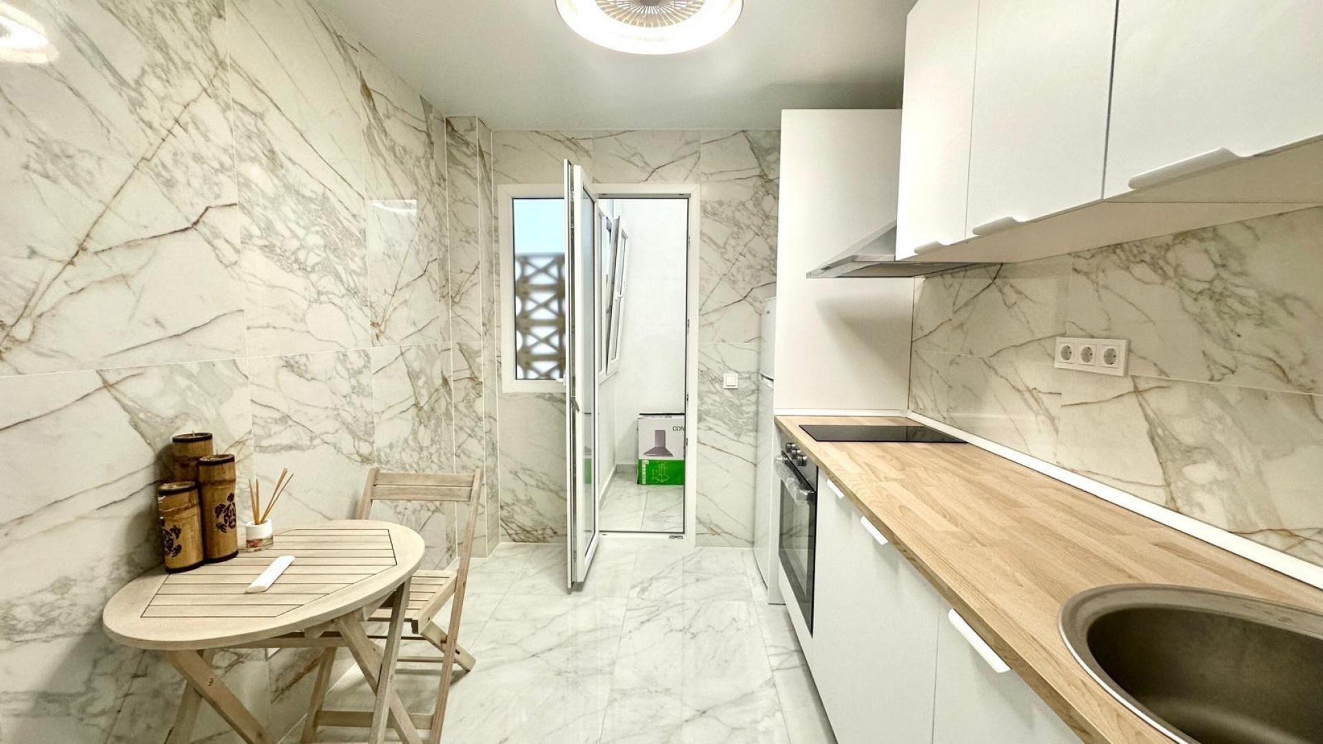 Revente - Appartement -
Torrevieja - Playa del cura