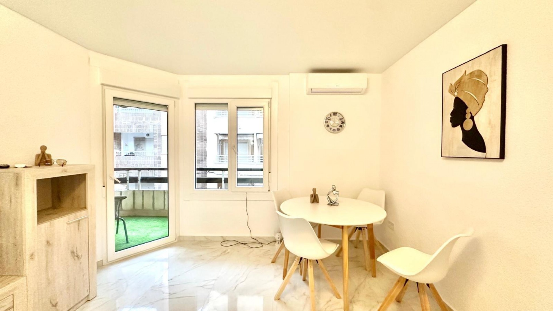 Revente - Appartement -
Torrevieja - Playa del cura