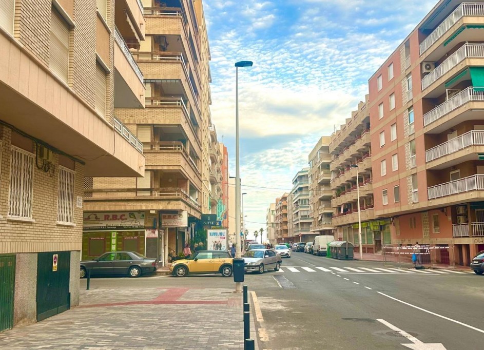 Revente - Appartement -
Torrevieja - Playa del cura