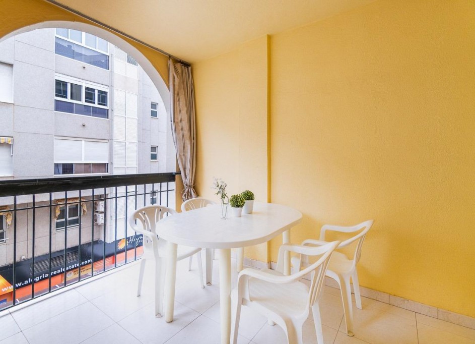 Revente - Appartement -
Torrevieja - Playa del cura