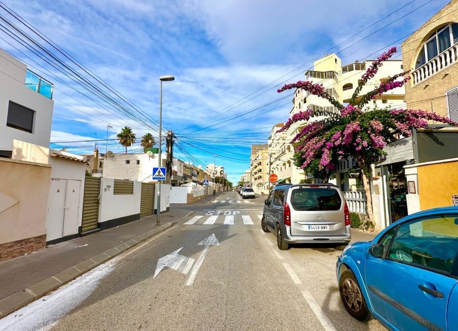 Revente - Appartement -
Torrevieja - Playa del cura