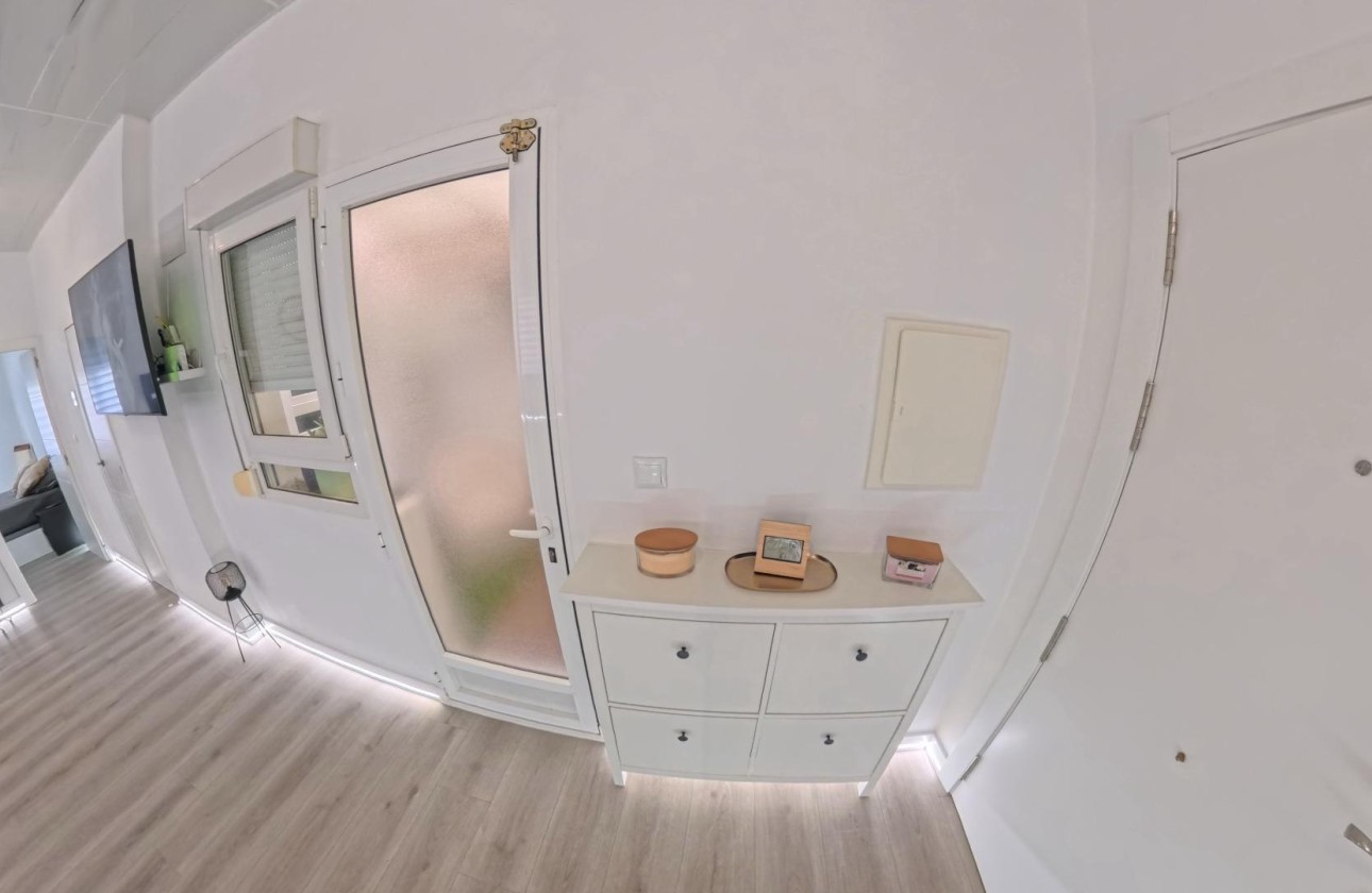 Revente - Appartement -
Torrevieja - Playa del Cura