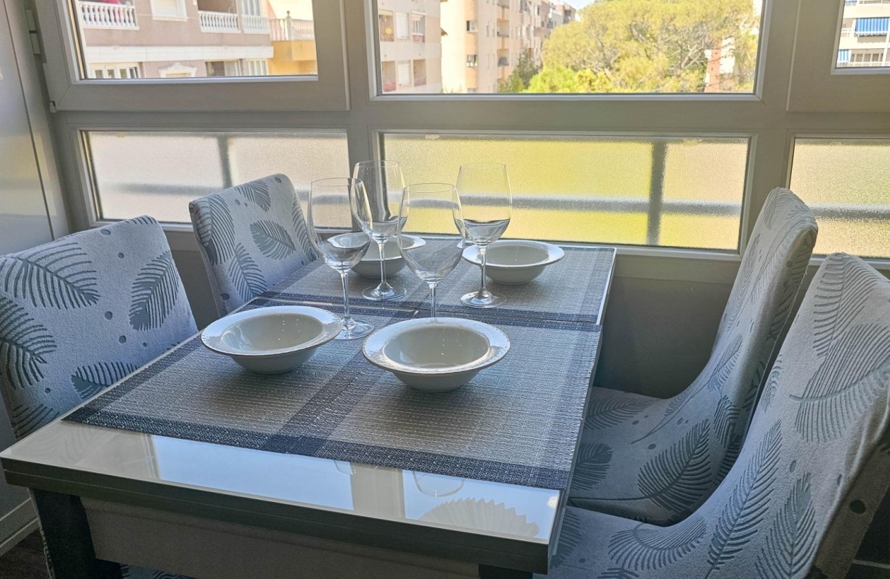 Revente - Appartement -
Torrevieja - Playa del Cura