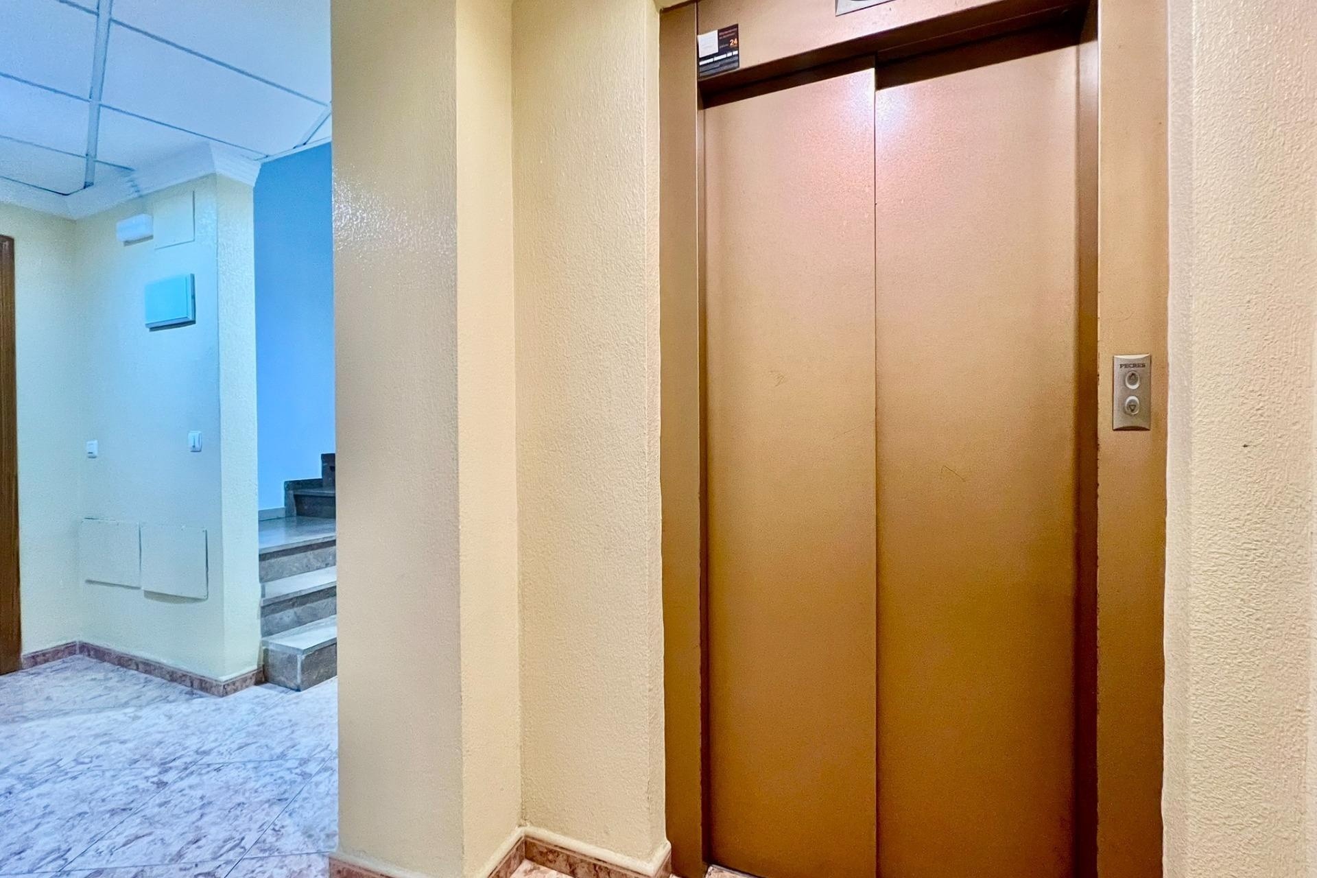 Revente - Appartement -
Torrevieja - Playa del Cura