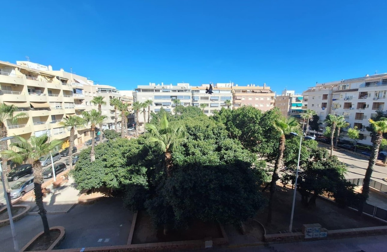Revente - Appartement -
Torrevieja - Playa del Cura