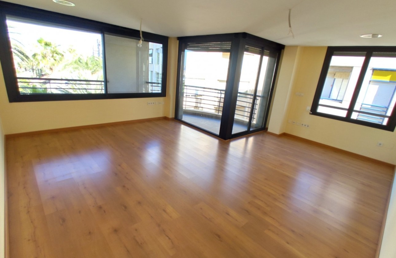 Revente - Appartement -
Torrevieja - Puerto