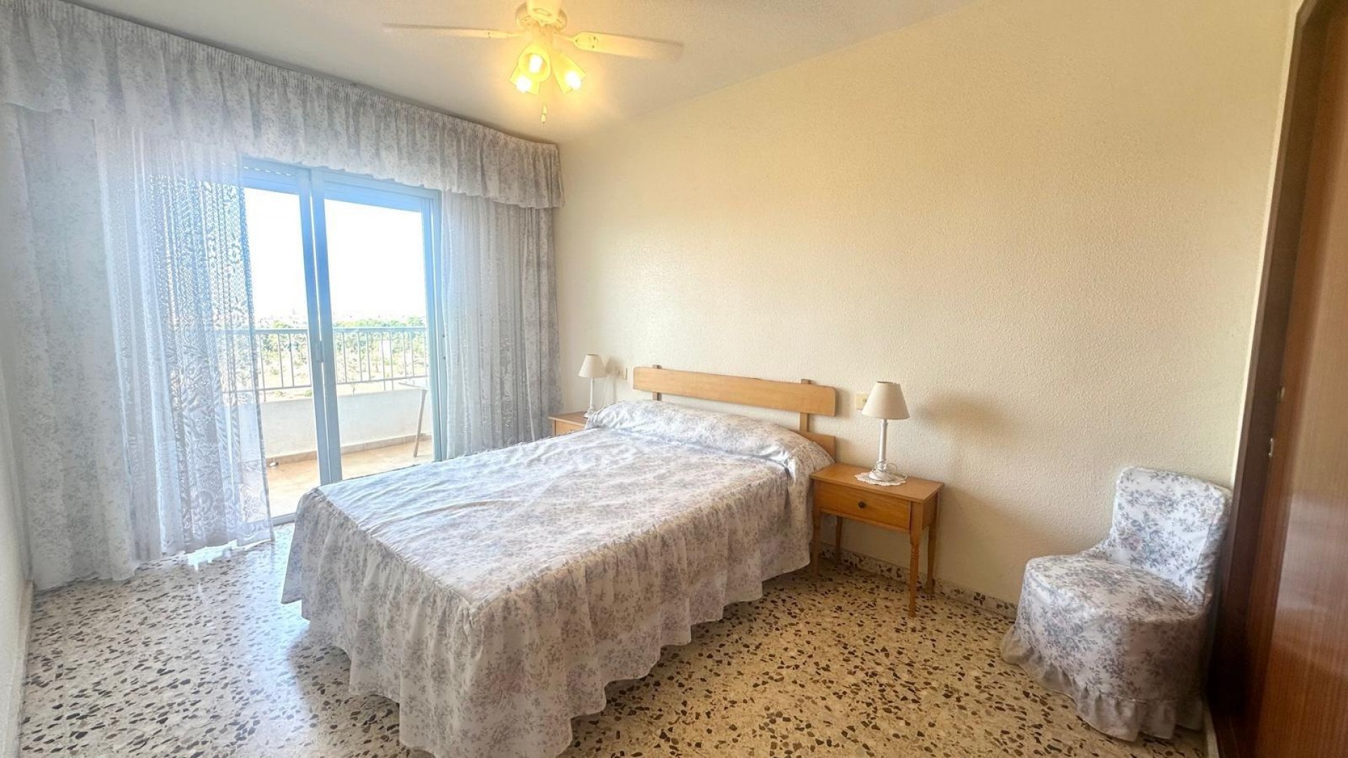 Revente - Appartement -
Torrevieja - Punta prima