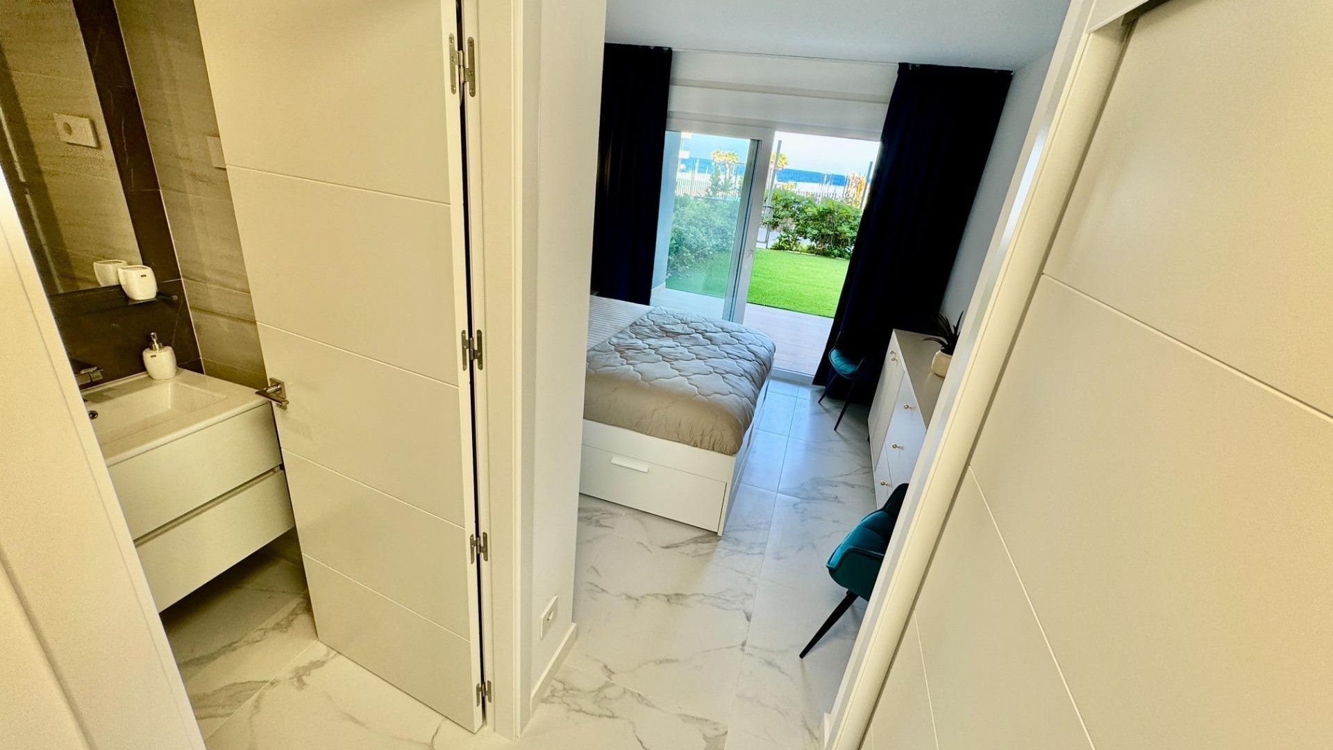 Revente - Appartement -
Torrevieja - Punta prima