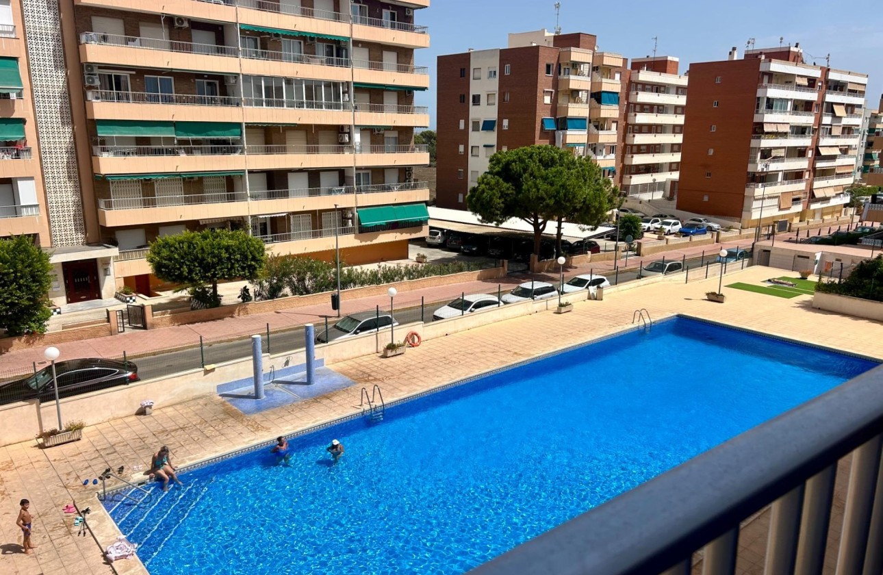 Revente - Appartement -
Torrevieja - Punta Prima
