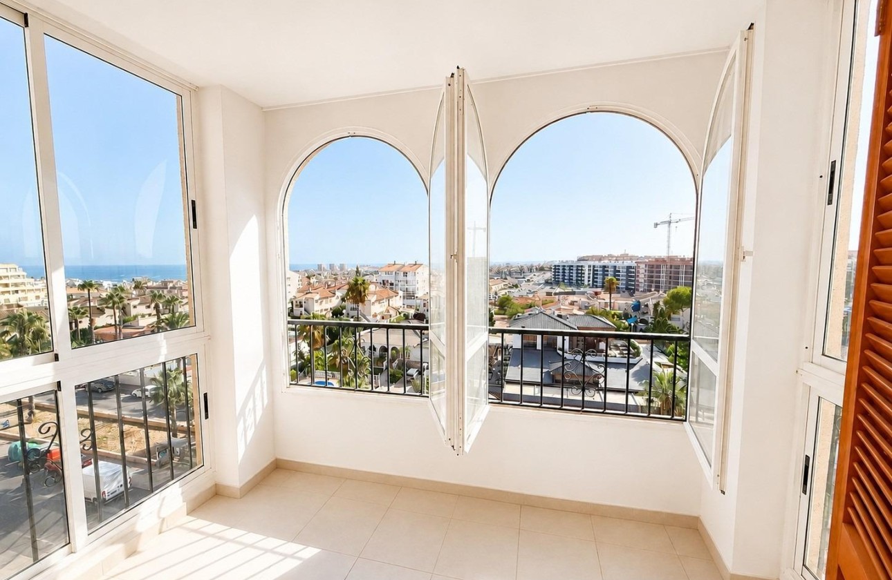 Revente - Appartement -
Torrevieja - Torre del moro