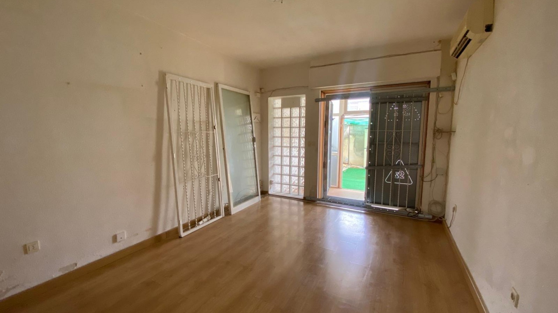 Revente - Appartement -
Torrevieja - Torretas