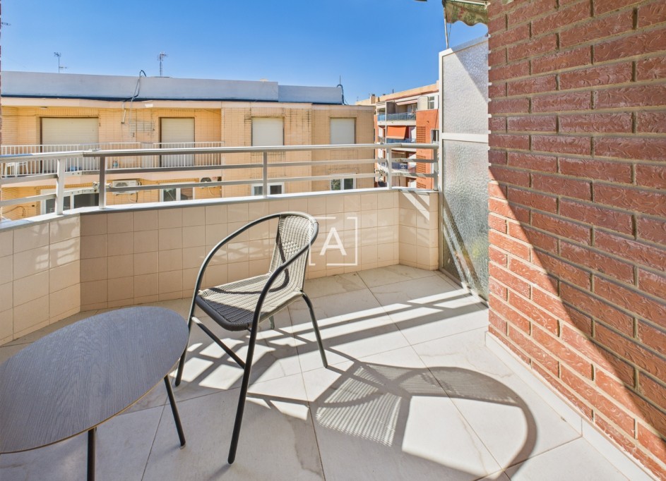 Revente - Appartement -
Torrevieja - Torrevieja Centro