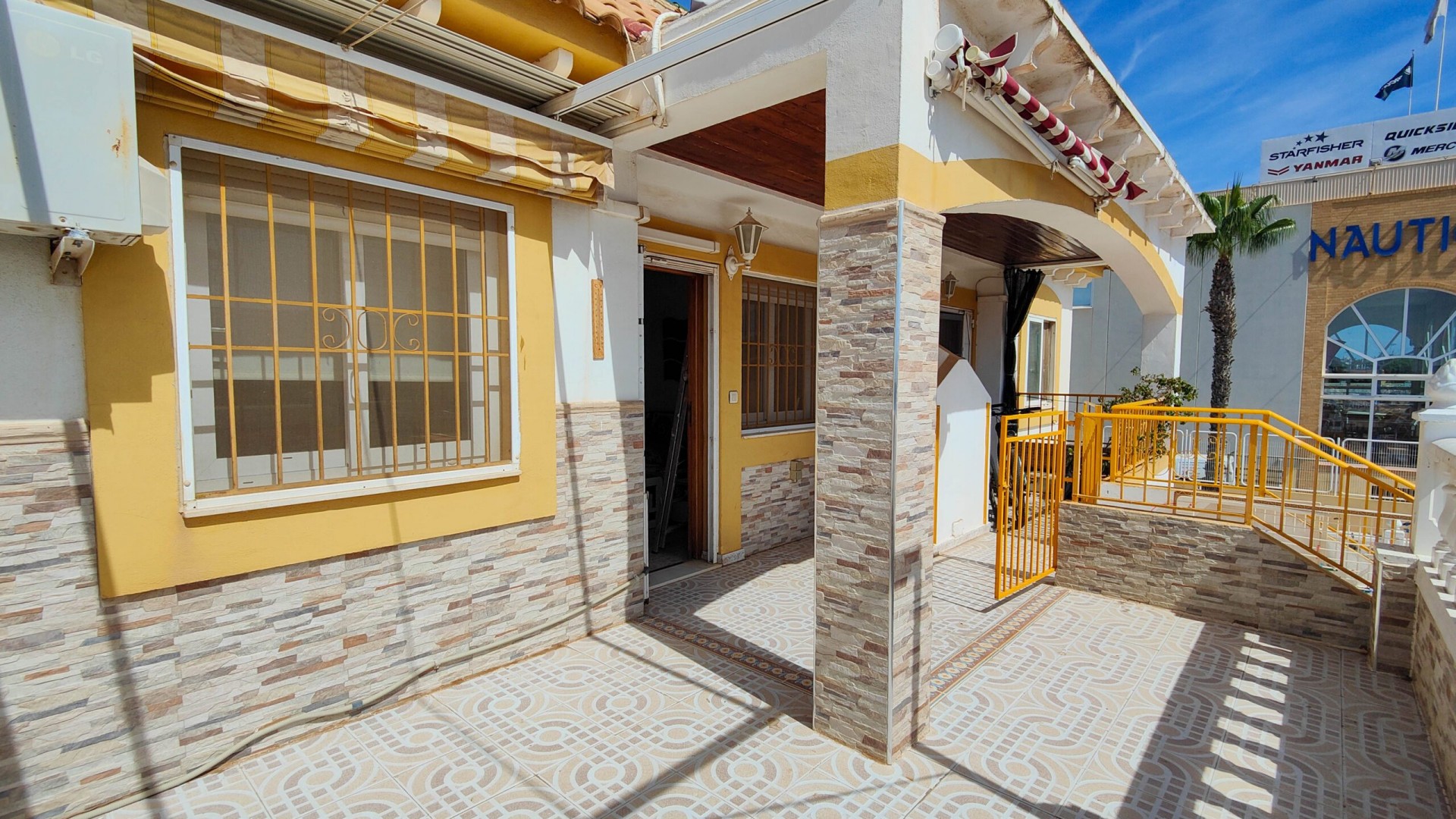 Revente - Appartement -
Torrevieja - torrevieja