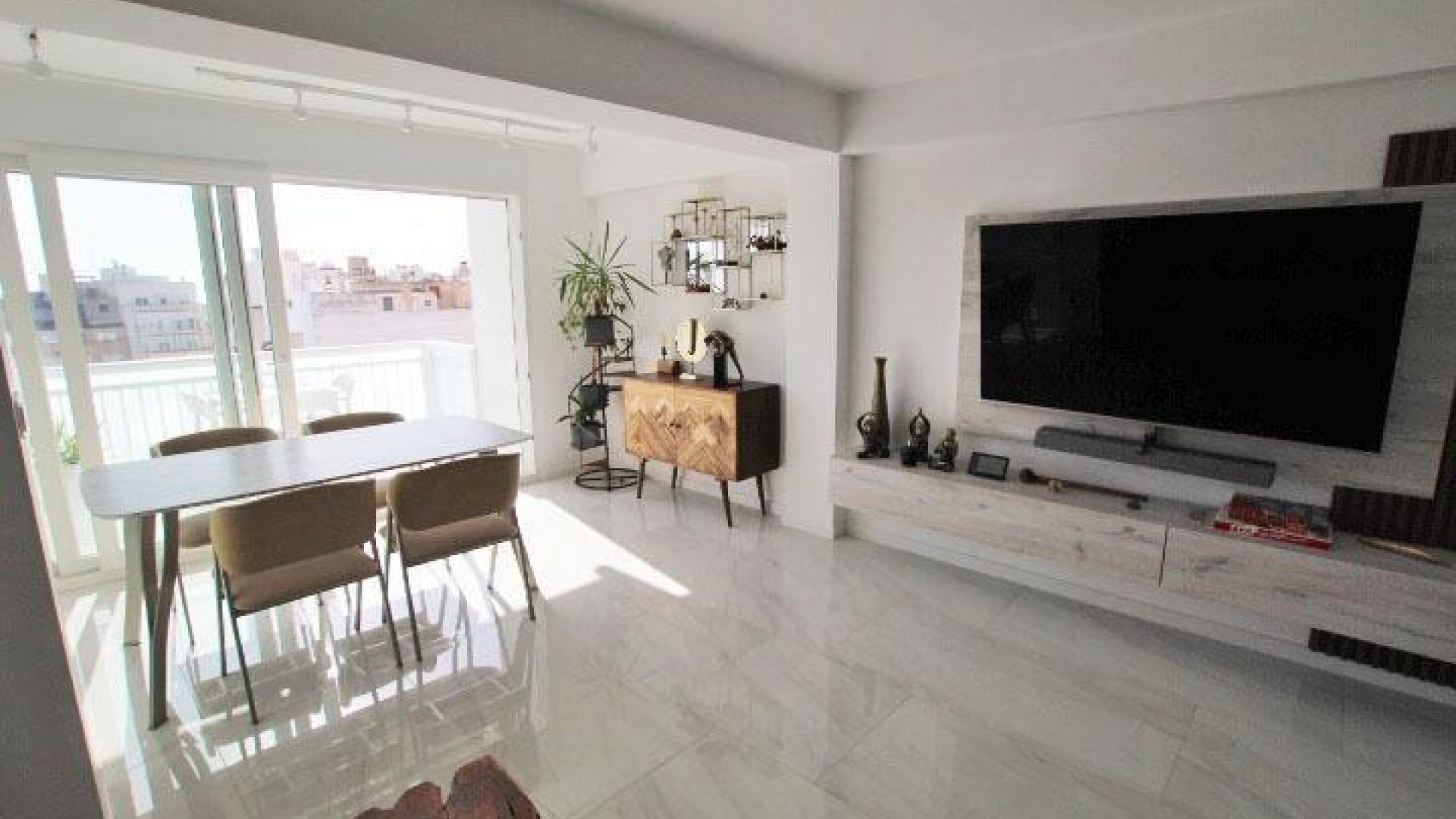 Revente - Appartement -
Torrevieja - torrevieja