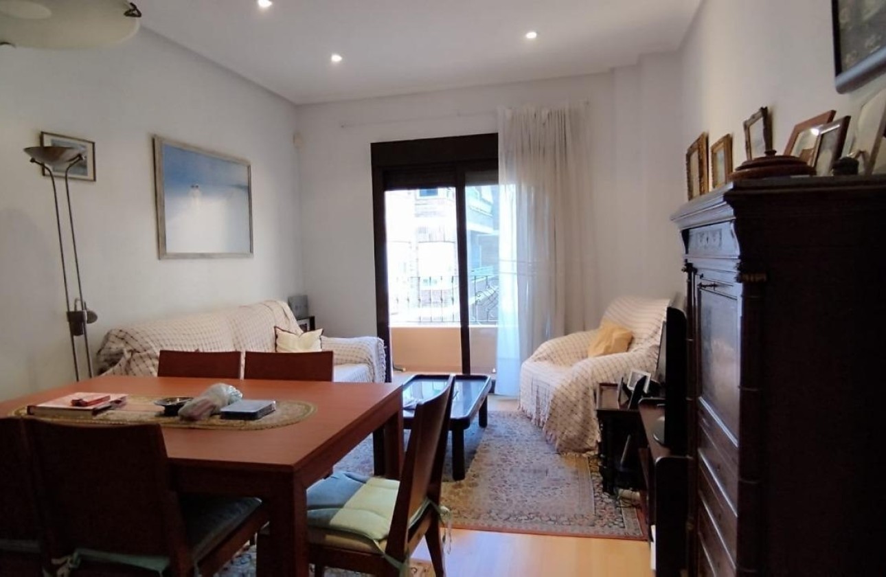 Revente - Appartement -
Torrevieja - torrevieja