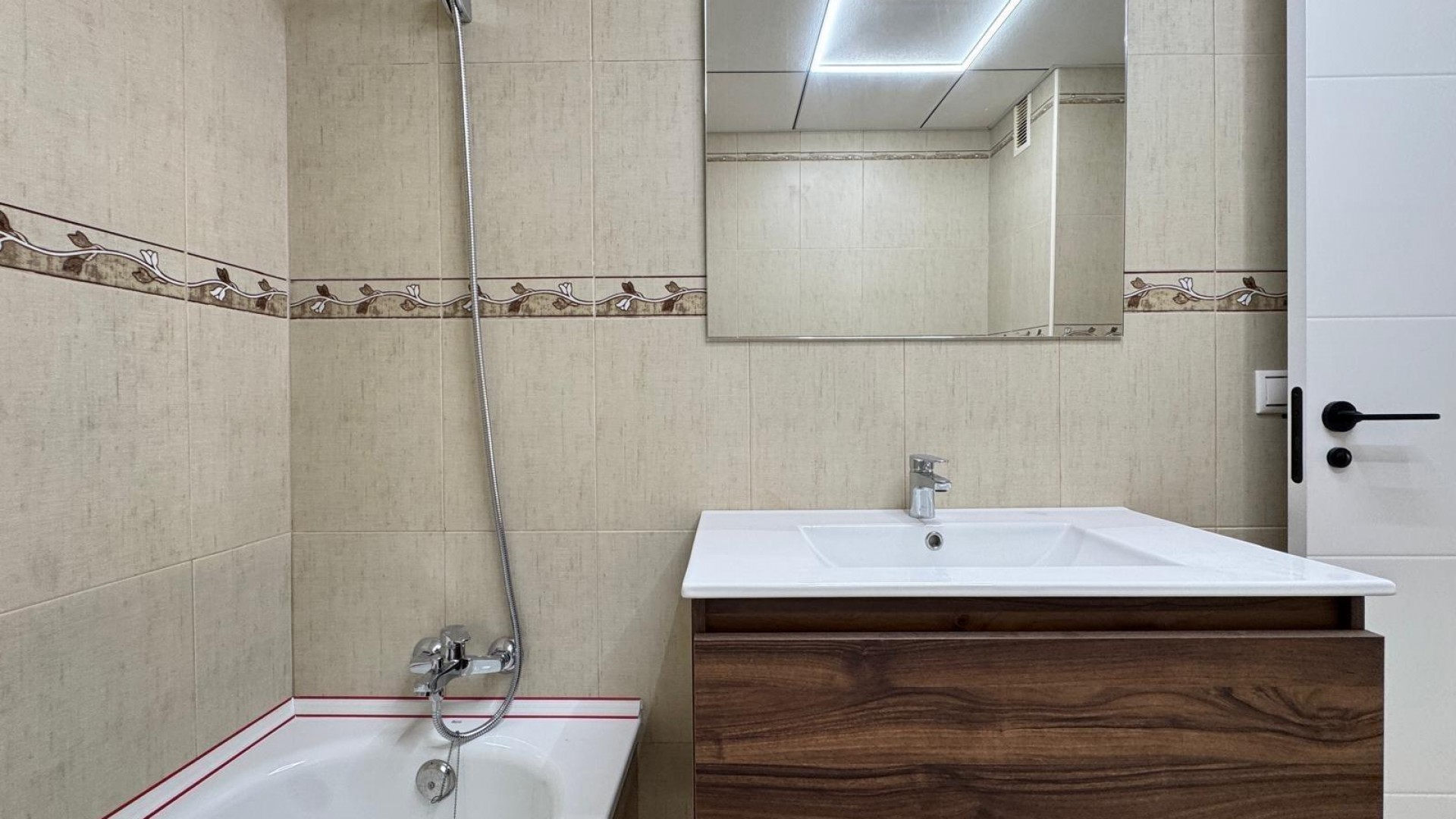 Revente - Appartement -
Torrevieja - torrevieja