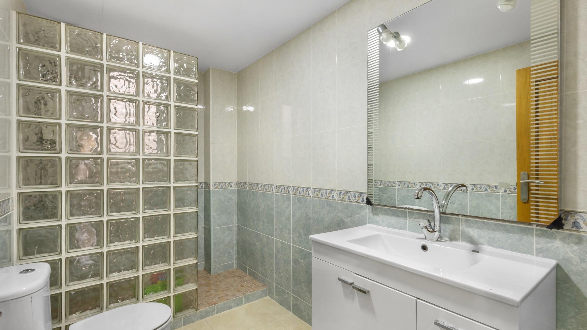 Revente - Appartement -
Torrevieja - torrevieja