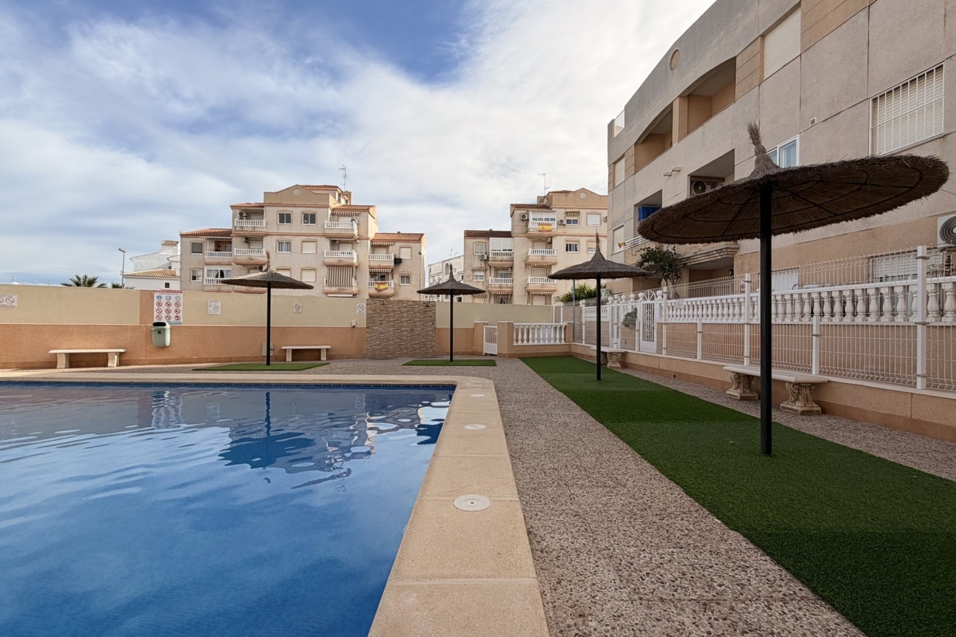 Revente - Appartement -
Torrevieja - Urb. Calas Blancas III
