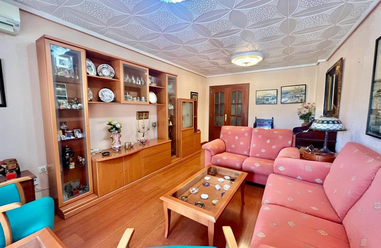 Revente - Appartement -
Torrevieja