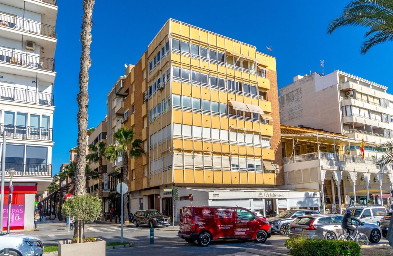 Revente - Appartement -
Torrevieja