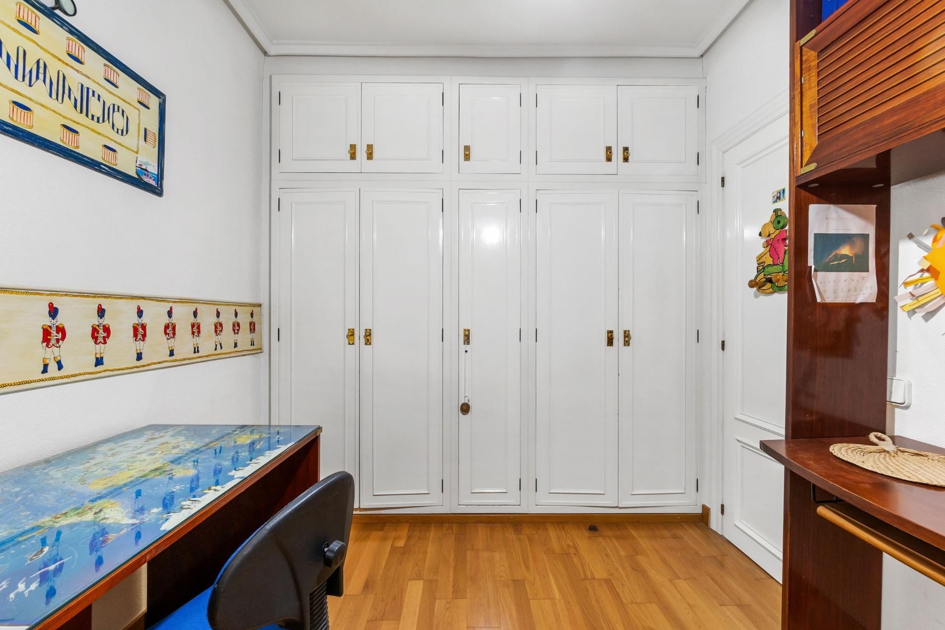 Revente - Appartement -
Torrevieja