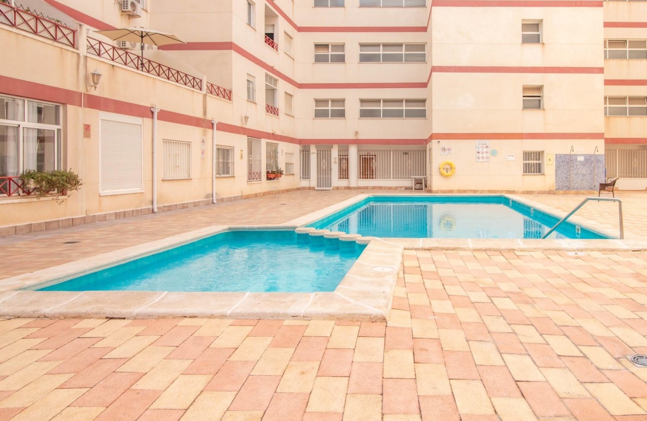 Revente - Appartement -
Torrevieja