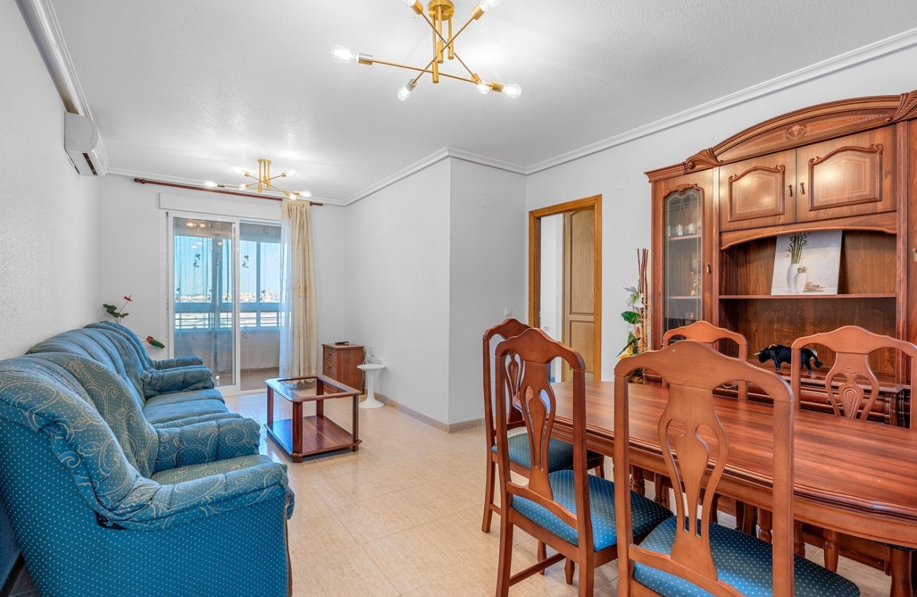 Revente - Appartement -
Torrevieja
