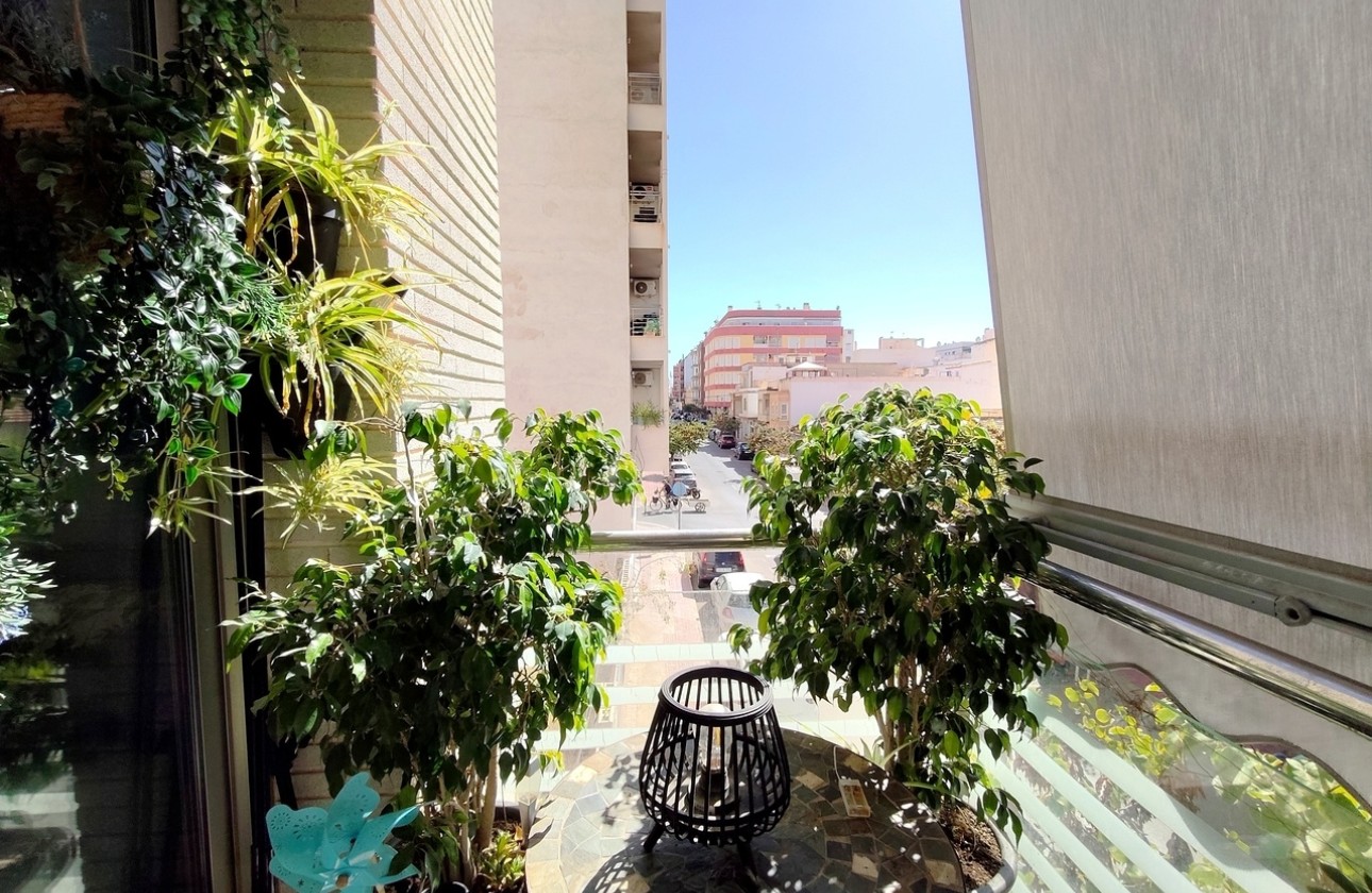 Revente - Appartement -
Torrevieja
