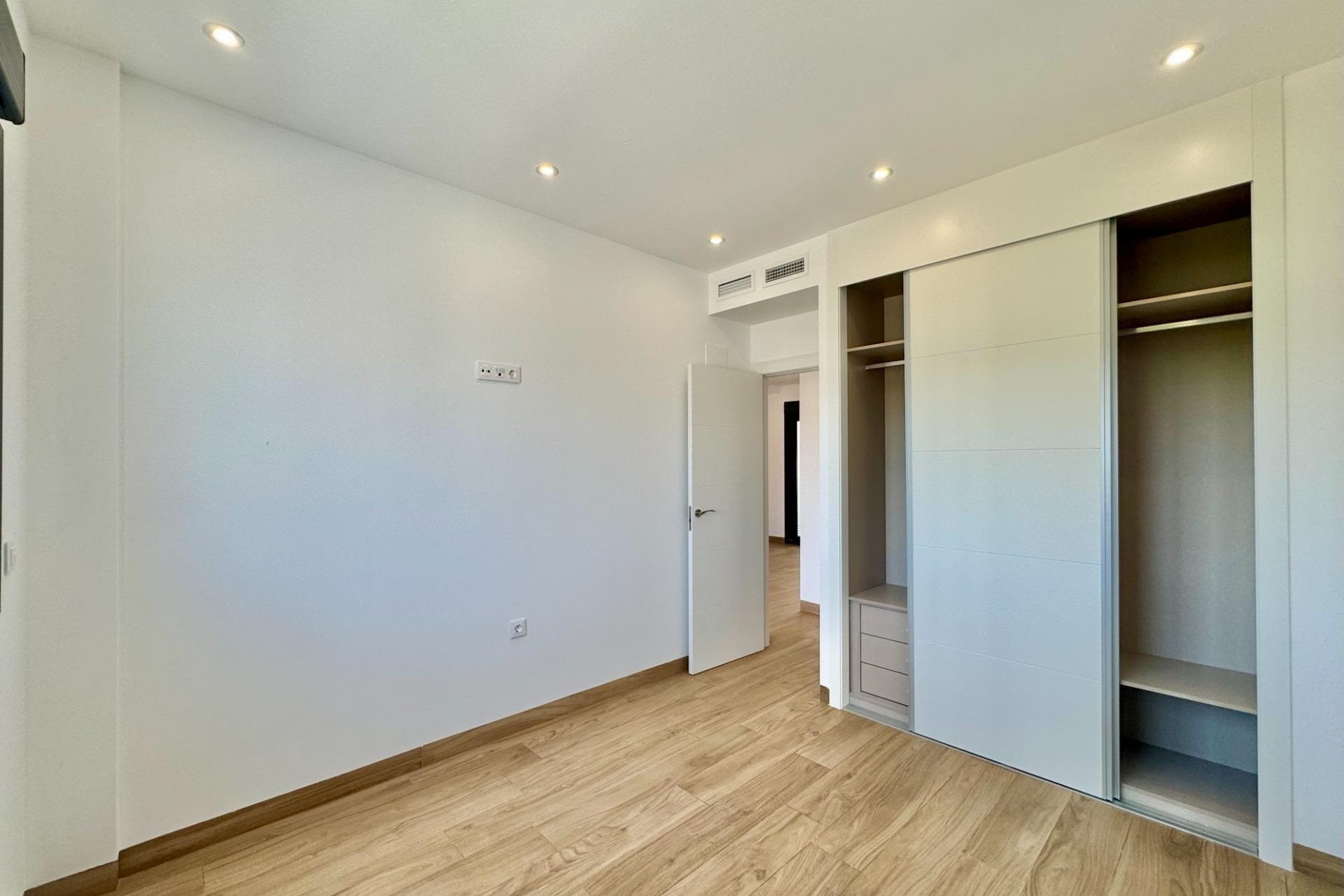 Revente - Appartement -
Torrevieja