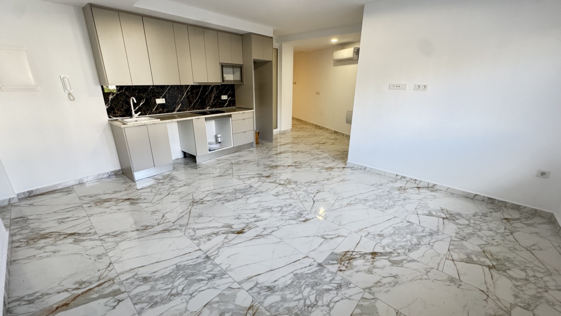 Revente - Appartement -
Torrevieja