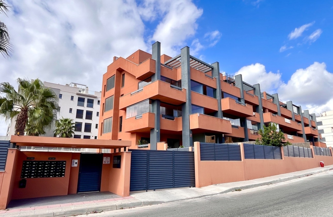 Revente - Appartement -
Villamartín - Costa Blanca