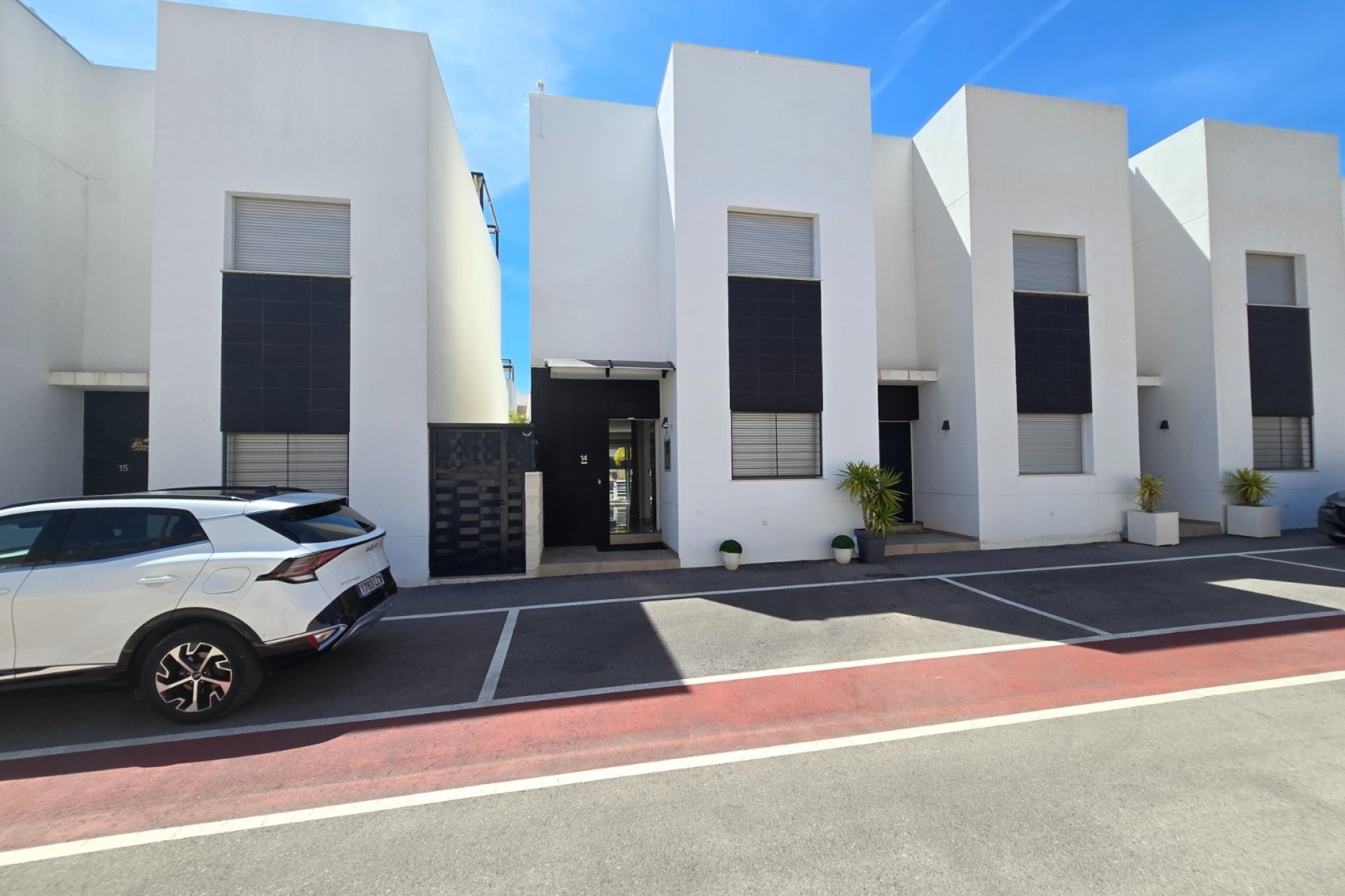 Revente -  -
Ciudad Quesada * - Doña Pepa *