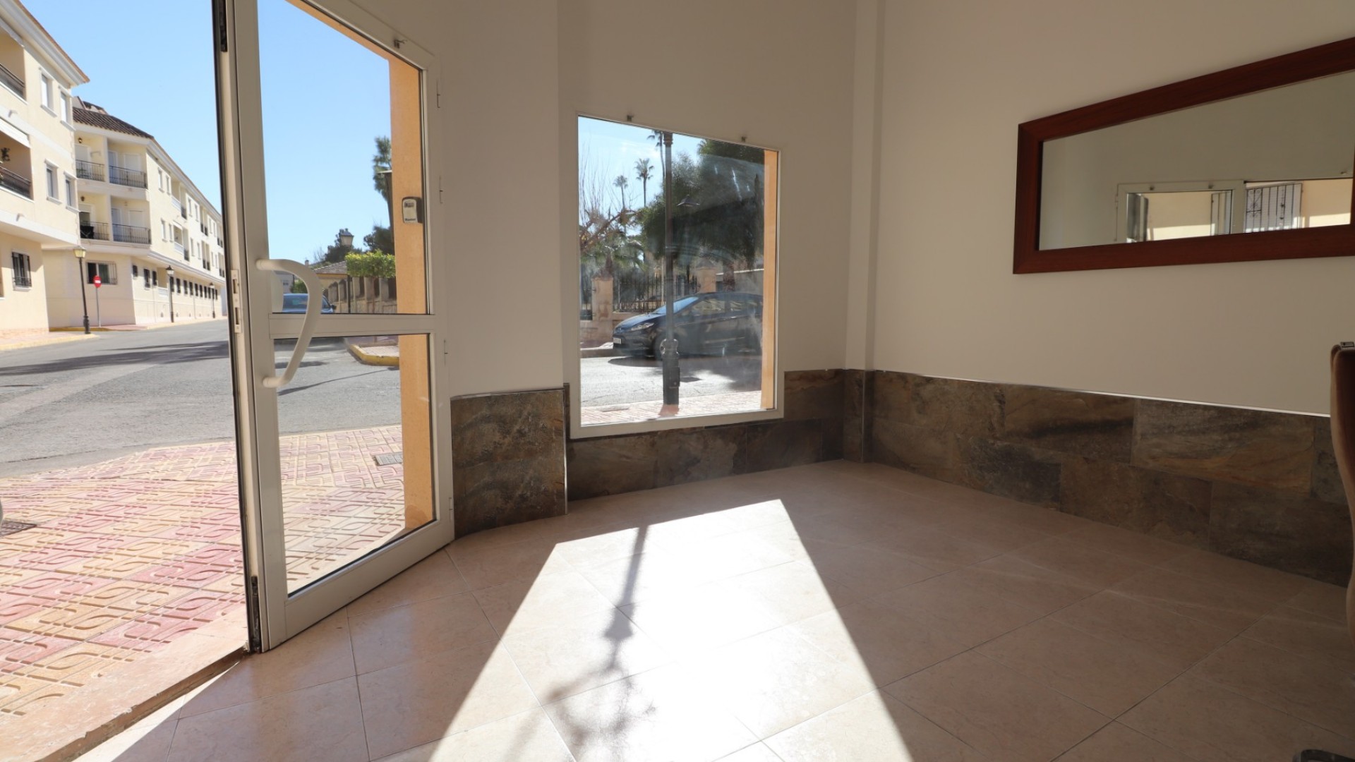 Revente - Commercial -
Jacarilla - Jacarilla - Town