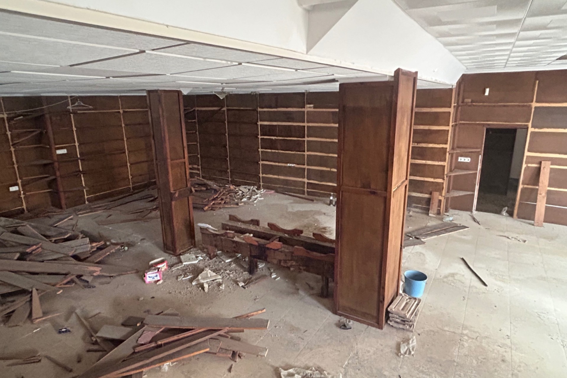 Revente - Commercial -
Jacarilla