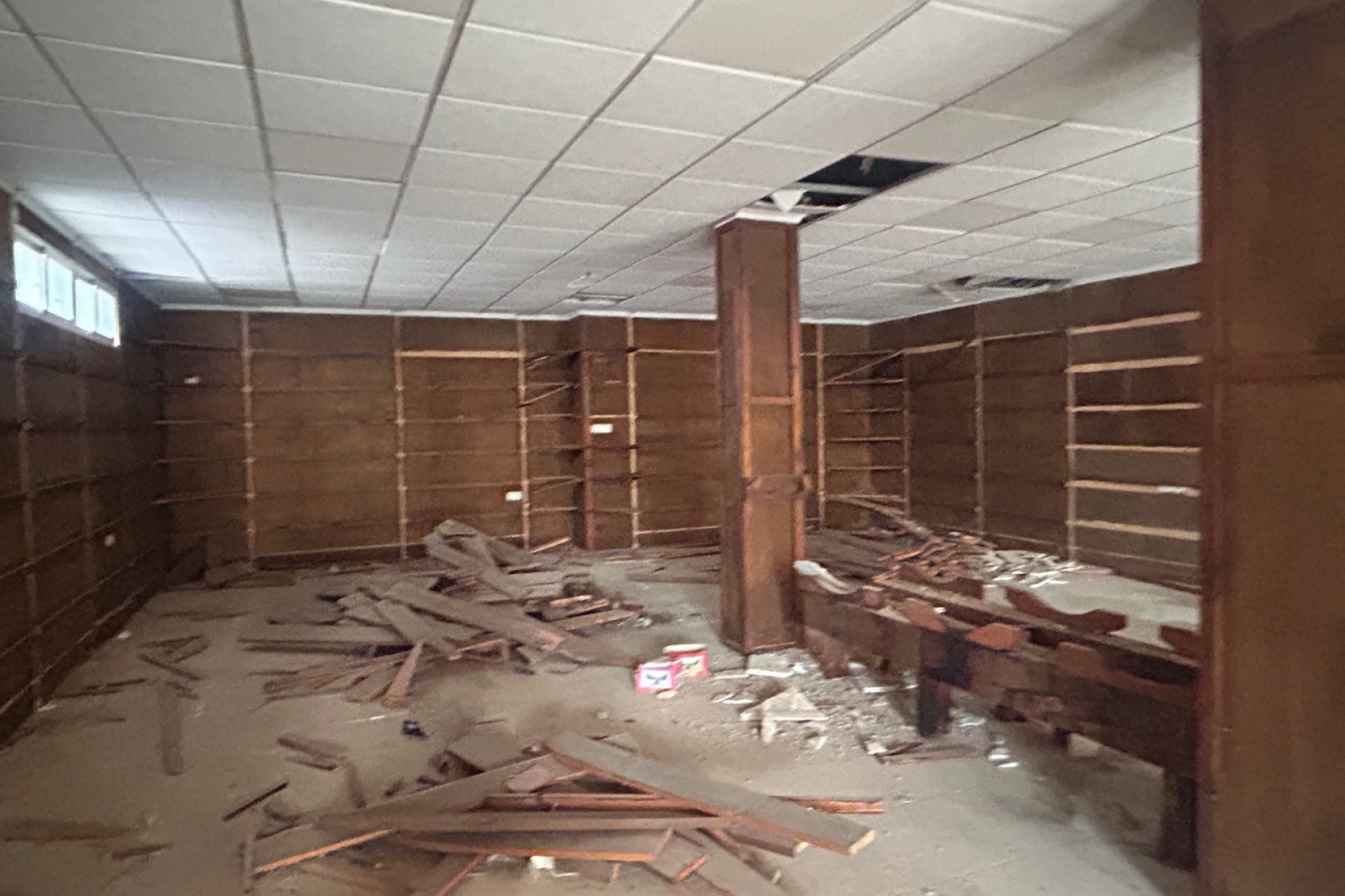 Revente - Commercial -
Jacarilla