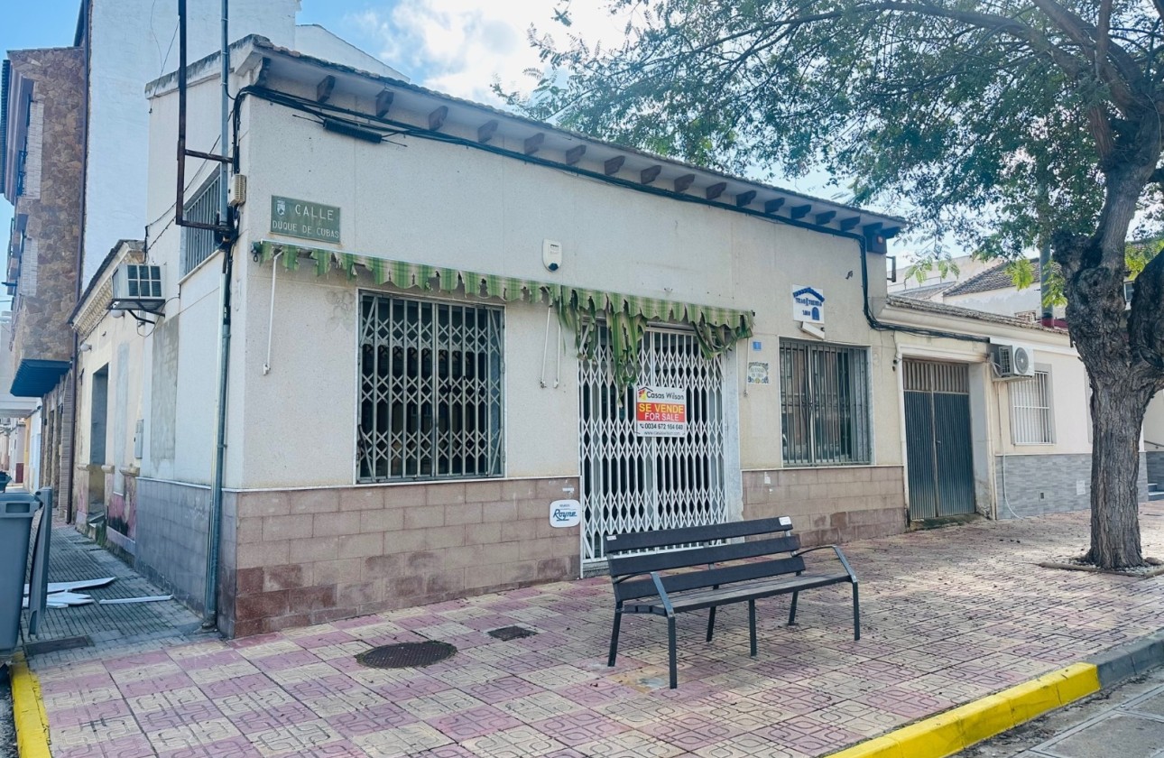 Revente - Commercial -
Jacarilla