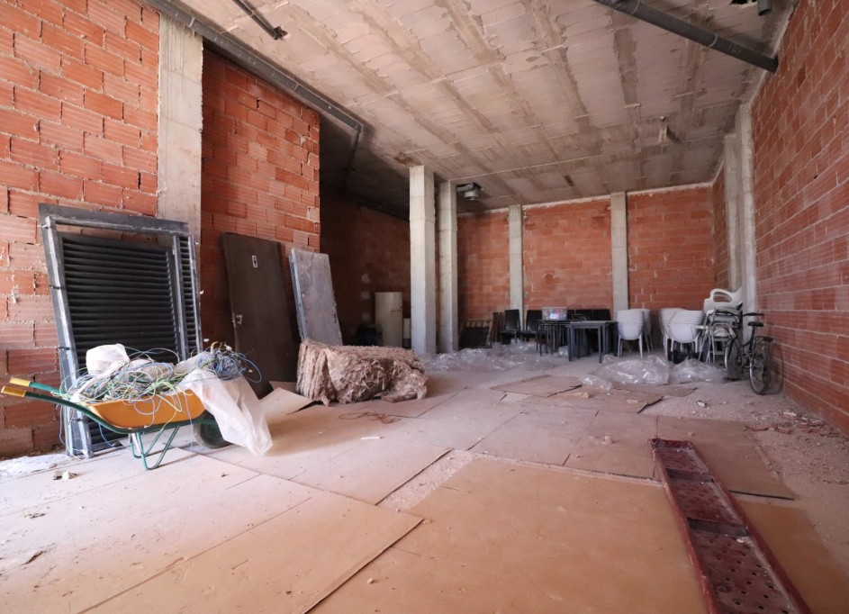 Revente - Commercial -
Los Montesinos - Laguna Green