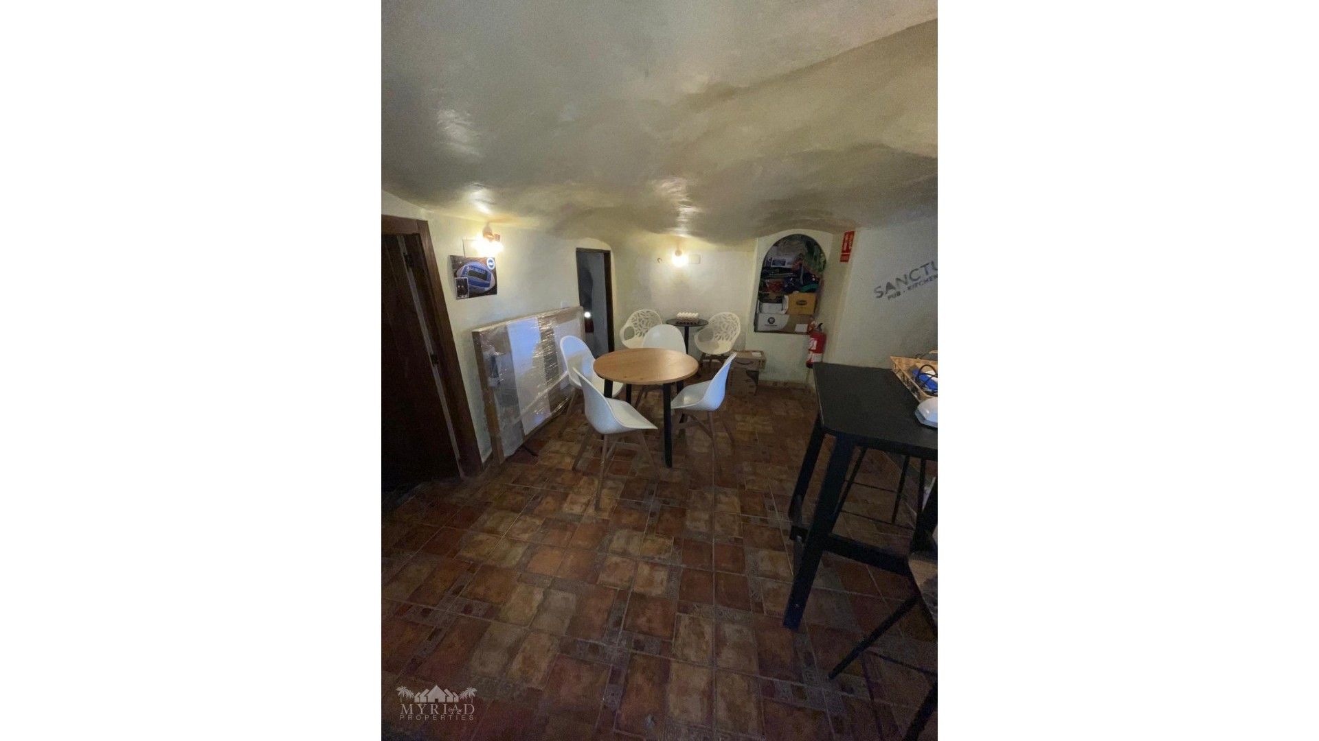 Revente - Commercial -
Pinoso - Pinoso Alicante