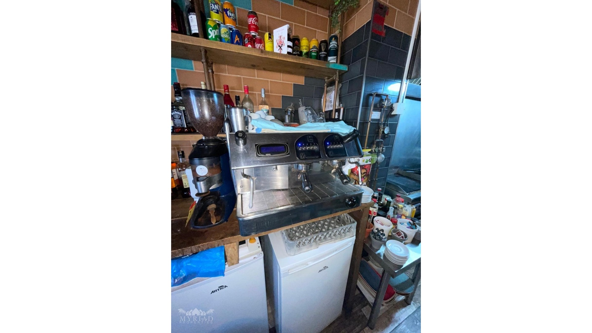 Revente - Commercial -
Pinoso - Pinoso Alicante