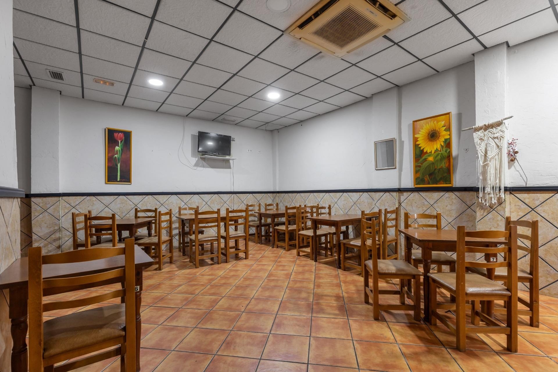 Revente - Commercial -
Torrevieja - Estacion de autobuses