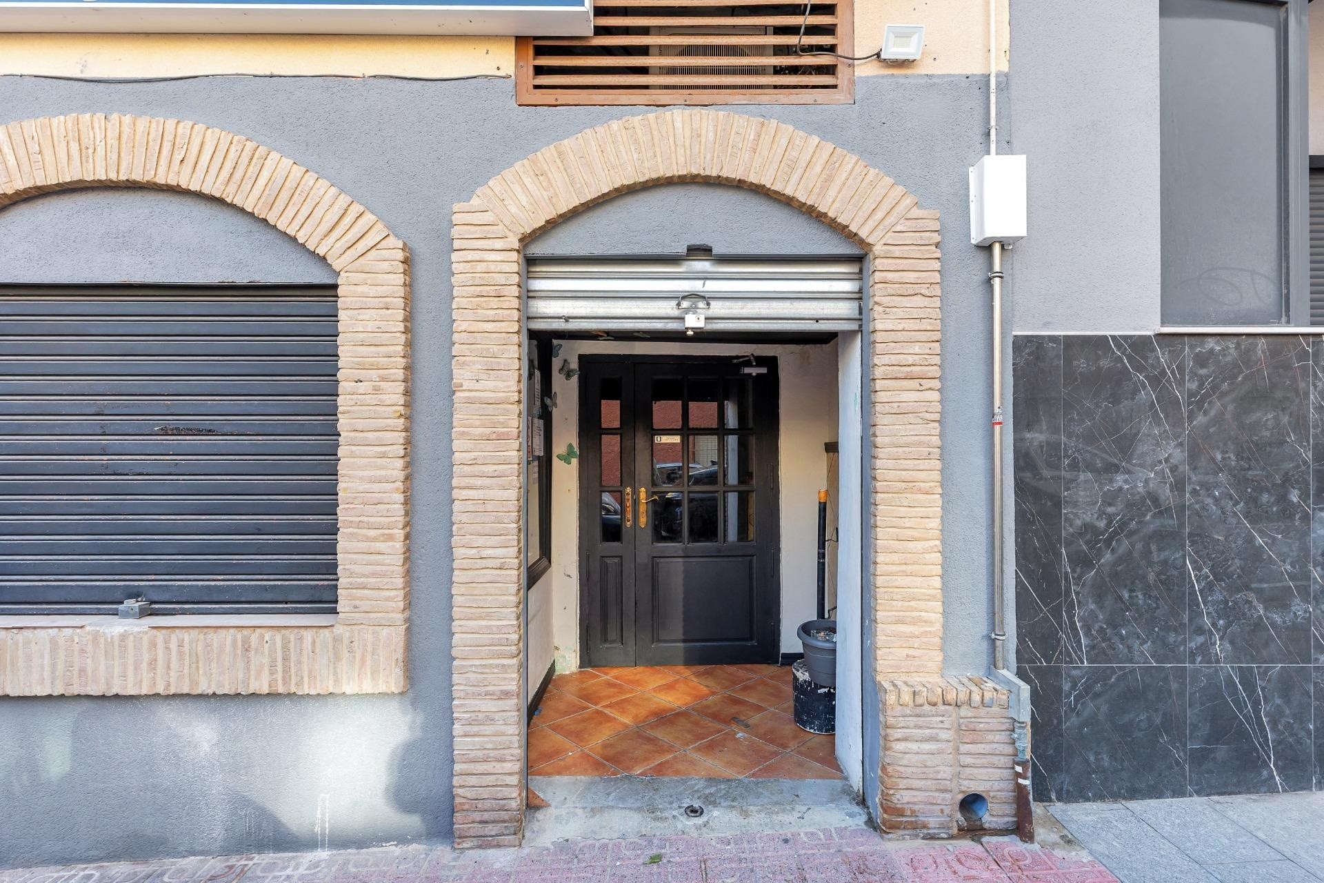 Revente - Commercial -
Torrevieja - Estacion de autobuses