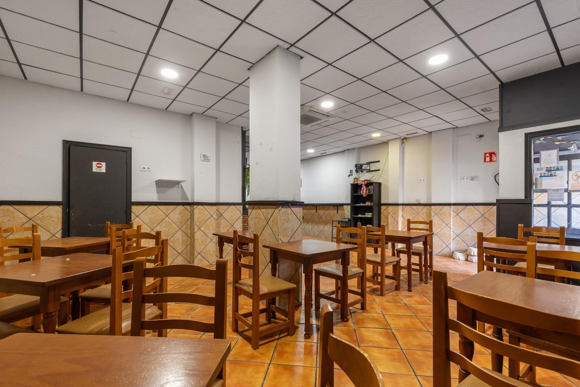 Revente - Commercial -
Torrevieja - Estacion de autobuses